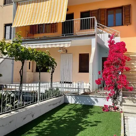 Casa Vacanze Porto Frailis アルバタクス