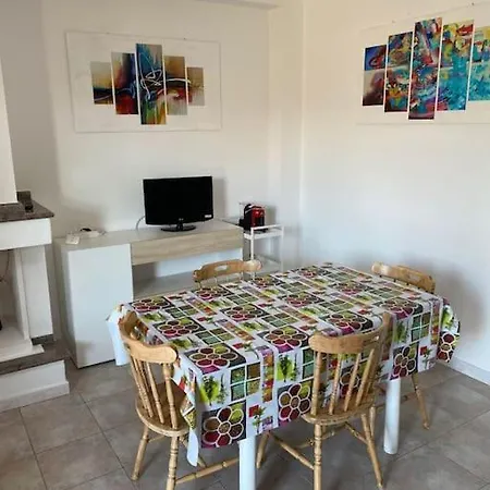 アパート Casa Vacanze Porto Frailis アルバタクス