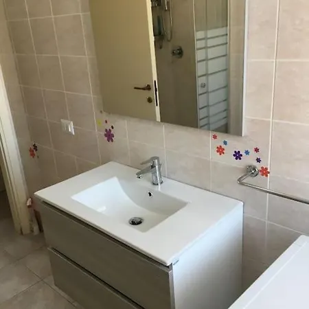 Casa Vacanze Porto Frailis アパート アルバタクス
